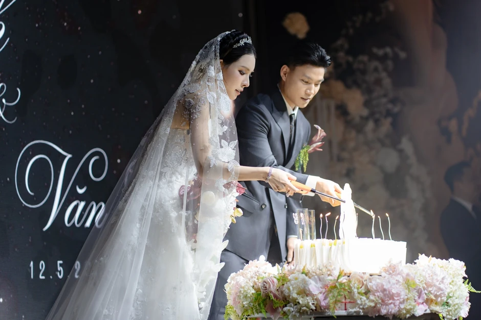 Trần Bích Hạnh quyết định từ bỏ 1 thứ trong đám cưới với Văn Thanh ở Hải Phòng: Nhưng có đáng không? Trần Bích Hạnh quyết định từ bỏ 1 thứ trong đám cưới với Văn Thanh ở Hải Phòng: Nhưng có đáng không?