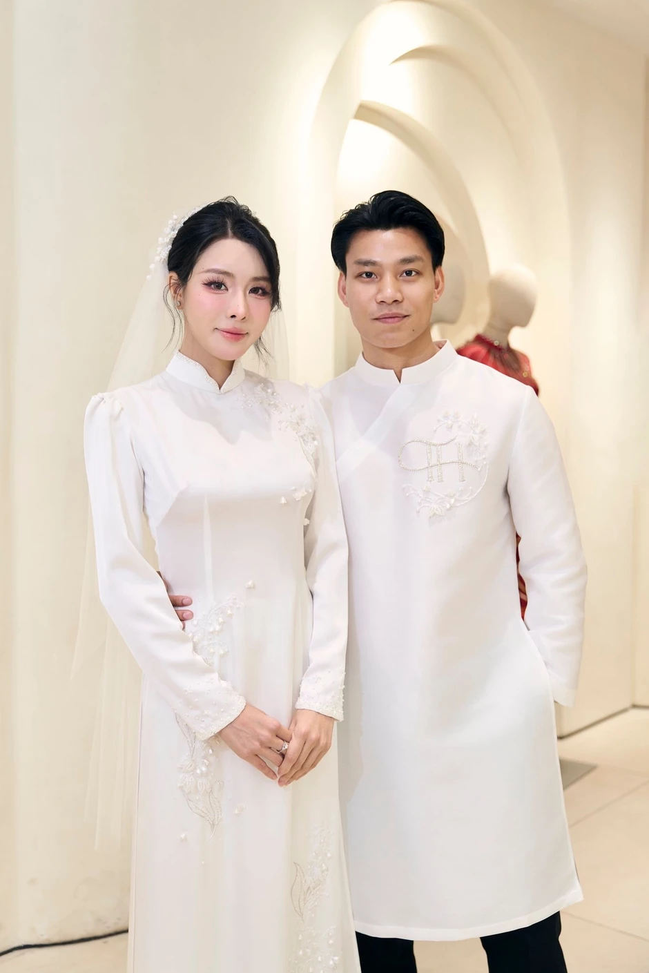Trần Bích Hạnh quyết định từ bỏ 1 thứ trong đám cưới với Văn Thanh ở Hải Phòng: Nhưng có đáng không? Trần Bích Hạnh quyết định từ bỏ 1 thứ trong đám cưới với Văn Thanh ở Hải Phòng: Nhưng có đáng không?