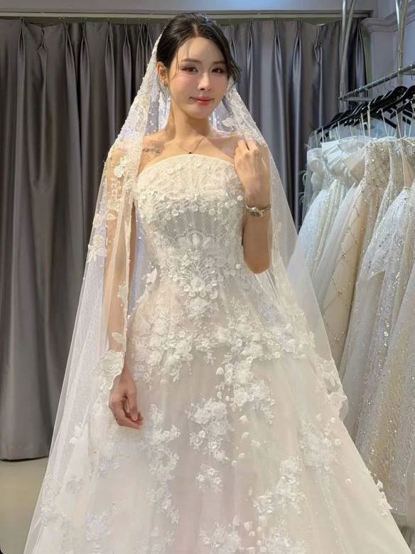 Trần Bích Hạnh quyết định từ bỏ 1 thứ trong đám cưới với Văn Thanh ở Hải Phòng: Nhưng có đáng không? Trần Bích Hạnh quyết định từ bỏ 1 thứ trong đám cưới với Văn Thanh ở Hải Phòng: Nhưng có đáng không?