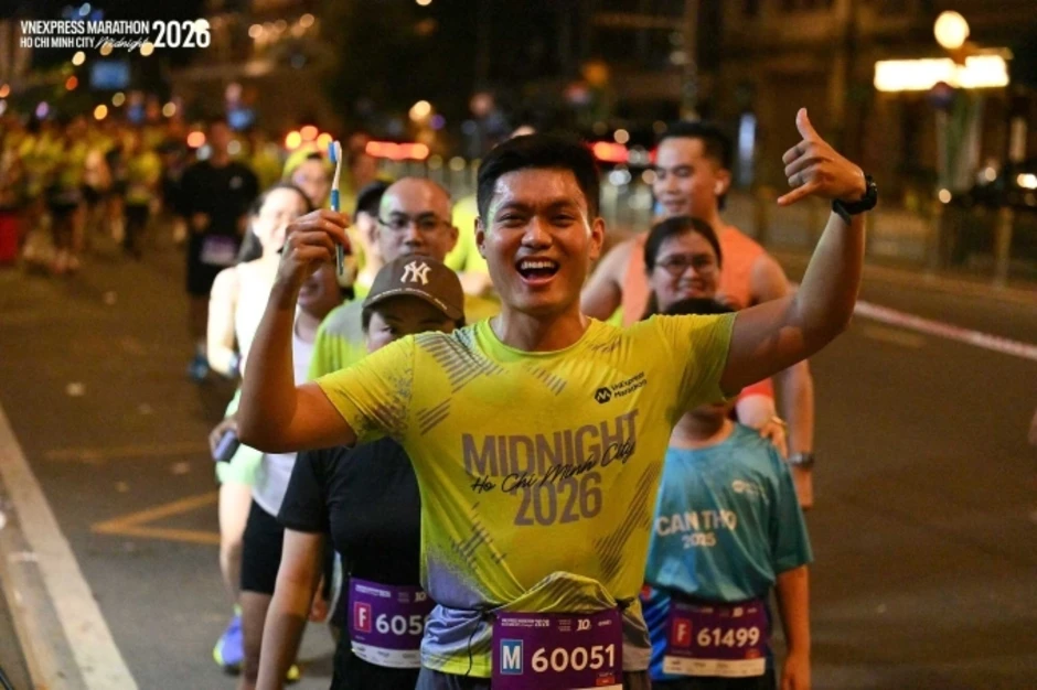 Trào lưu vừa chạy vừa chăm sóc cơ thể ở giải marathon - Báo TinVina
