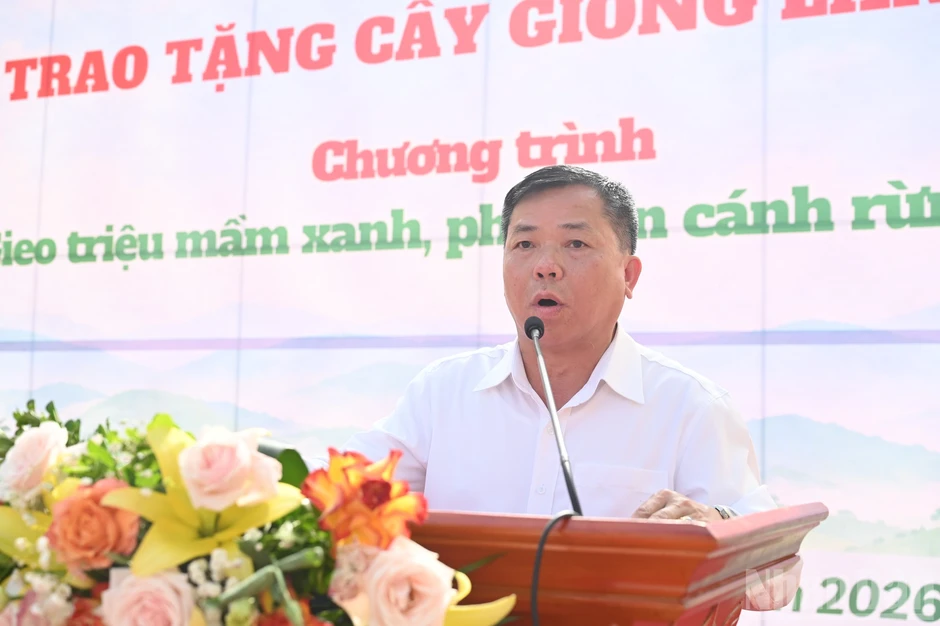 Trao tặng 86.300 cây giống lâm nghiệp cho tỉnh Thái Nguyên Trao tặng 86.300 cây giống lâm nghiệp cho tỉnh Thái Nguyên
