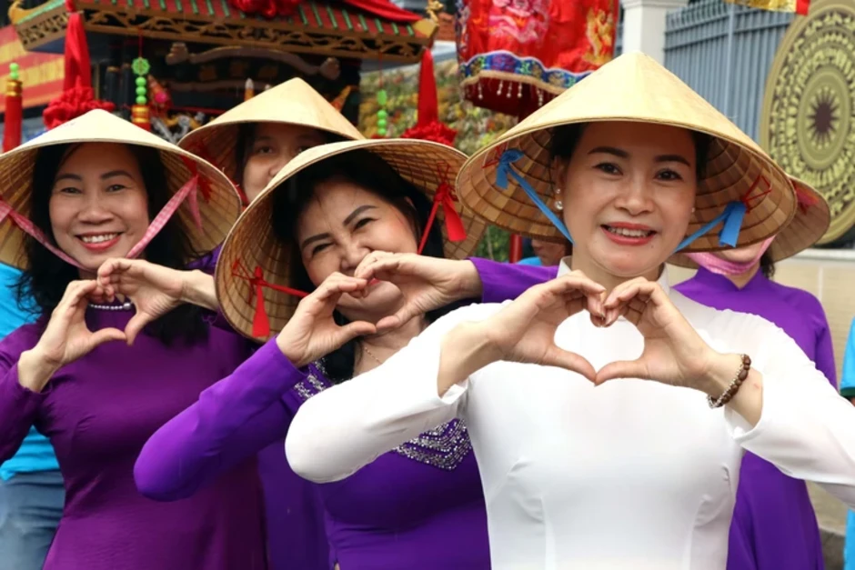 Trẩy hội chùa Ông Trẩy hội chùa Ông