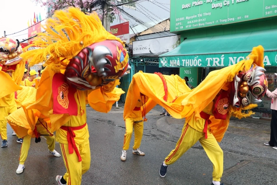 Trẩy hội chùa Ông Trẩy hội chùa Ông