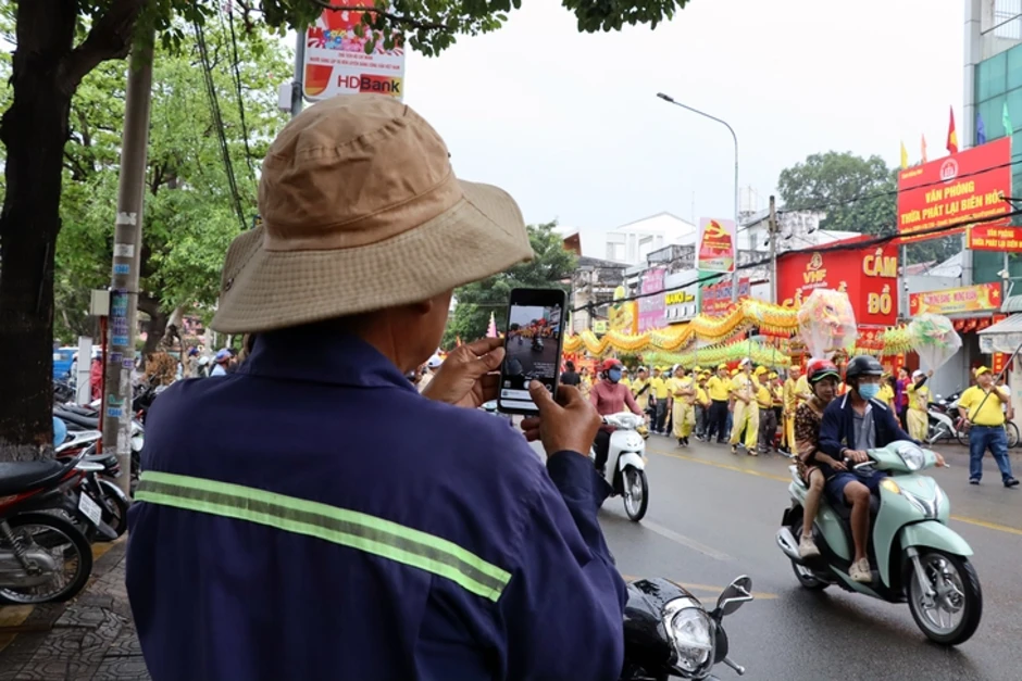 Trẩy hội chùa Ông Trẩy hội chùa Ông
