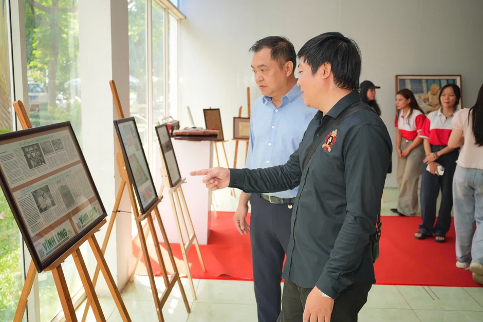 Triển lãm '50 năm Thành phố mang tên Bác trong dòng chảy Báo chí cách mạng' Triển lãm '50 năm Thành phố mang tên Bác trong dòng chảy Báo chí cách mạng'
