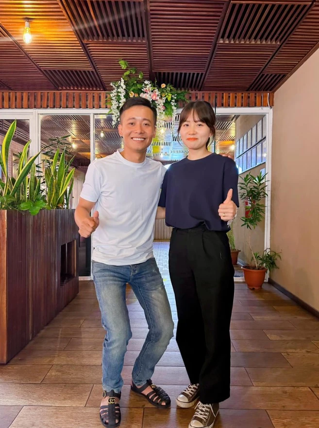 Tròn 1 năm Quang Linh Vlogs bị bắt, chị gái: “Em mình đã sai và đã trả giá bằng những ngày tháng tăm tối nhất của cuộc đời..." Tròn 1 năm Quang Linh Vlogs bị bắt, chị gái: “Em mình đã sai và đã trả giá bằng những ngày tháng tăm tối nhất của cuộc đời..."