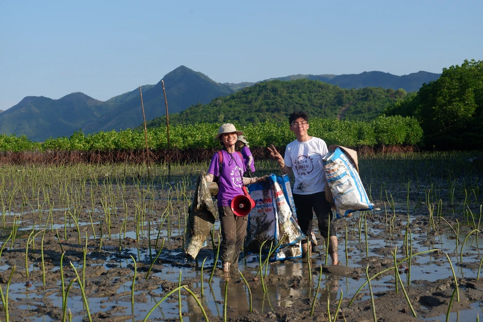 Trồng 10.000 cây đước ở đầm Nha Phu, chung tay ứng phó với biến đổi khí hậu Trồng 10.000 cây đước ở đầm Nha Phu, chung tay ứng phó với biến đổi khí hậu