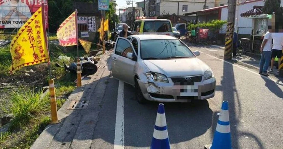 Trung Quốc: Mẹ lái xe chở con gái đã tử vong 2 ngày mà không biết Trung Quốc: Mẹ lái xe chở con gái đã tử vong 2 ngày mà không biết