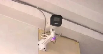 Trung Quốc: Vợ chồng 40 năm tiền ai nấy tiêu, ăn ngủ riêng, lắp camera