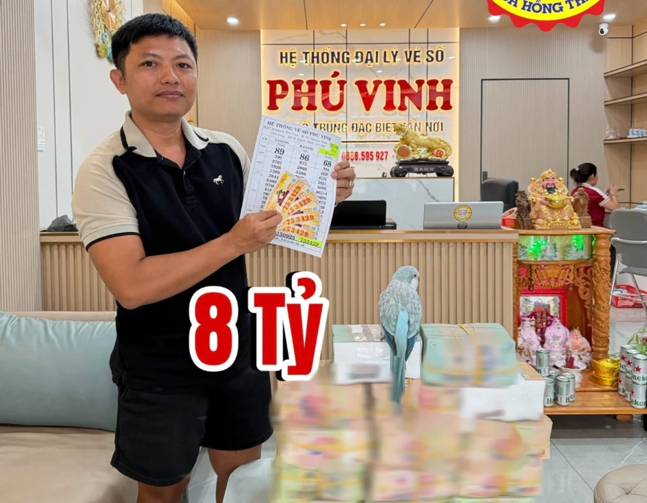 Trúng số 8 tỉ xổ số miền Nam, dẫn cả nhà đi lãnh thưởng kiểu… 'cưa đôi'