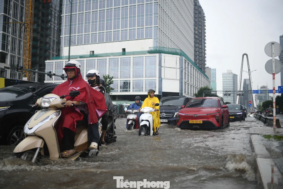 Trung tâm TPHCM ngập sâu Trung tâm TPHCM ngập sâu
