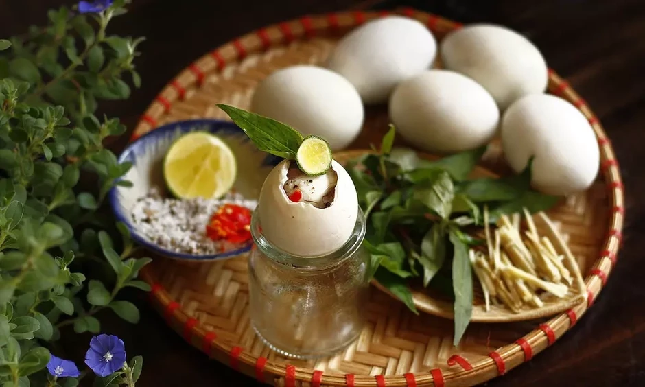 Trứng vịt lộn nên ăn sáng hay tối? - Báo TinVina Cooking Trứng vịt lộn nên ăn sáng hay tối? - Báo TinVina Cooking