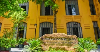 Trường Đại học Dược Hà Nội cảnh báo, xóa tên, buộc thôi học loạt sinh viên