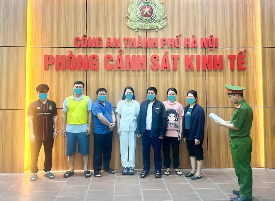Từ chuồng heo bệnh đến khay cơm bán trú: 300 tấn thịt lợn bệnh bị phát hiện, cú sốc niềm tin của phụ huynh và nỗi lo sức khỏe của con Từ chuồng heo bệnh đến khay cơm bán trú: 300 tấn thịt lợn bệnh bị phát hiện, cú sốc niềm tin của phụ huynh và nỗi lo sức khỏe của con