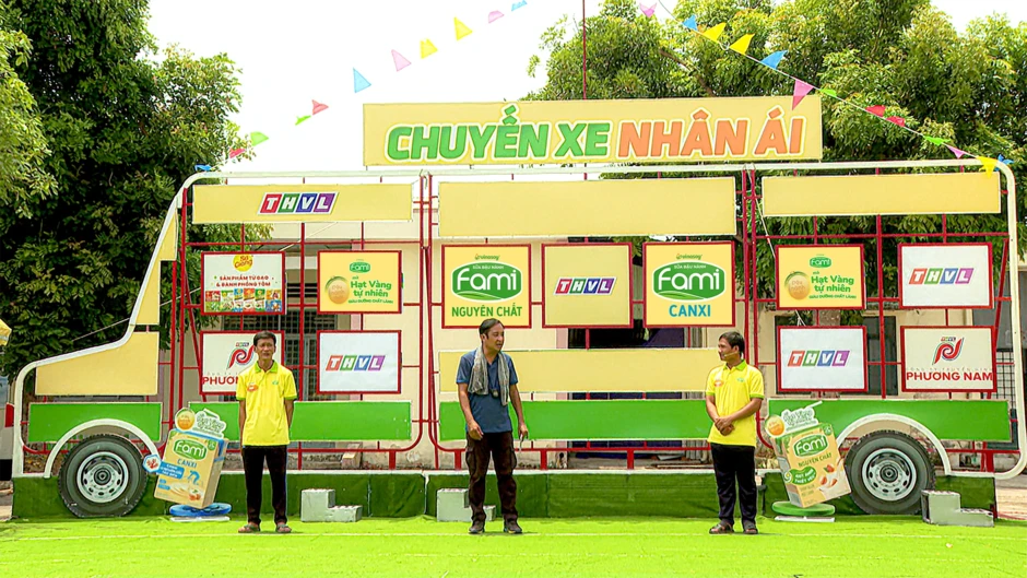 Từ “Chuyến xe nhân ái”, Fami nối tiếp hành trình lan tỏa yêu thương đến miền Tây Từ “Chuyến xe nhân ái”, Fami nối tiếp hành trình lan tỏa yêu thương đến miền Tây