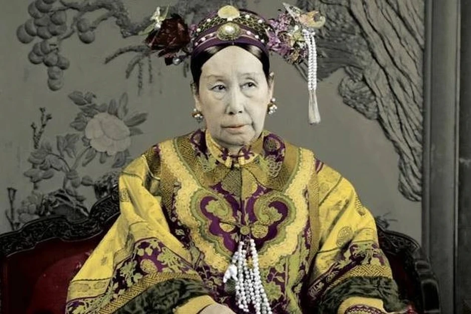 Từ Hi Thái hậu dùng phân chim làm đẹp để có làn da mịn màng ở tuổi 70 Từ Hi Thái hậu dùng phân chim làm đẹp để có làn da mịn màng ở tuổi 70
