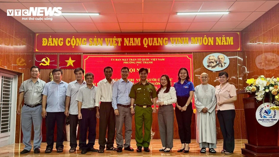 Từ mái chùa đến giáo đường: Đồng bào các tôn giáo chung nhịp hướng về ngày hội non sông Từ mái chùa đến giáo đường: Đồng bào các tôn giáo chung nhịp hướng về ngày hội non sông