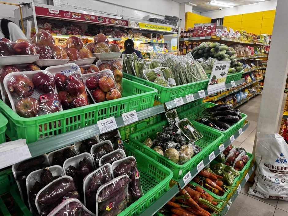 Tự nấu ăn để tiền uống trà sữa, ngại đi đám cưới: Người trẻ ở TP.HCM và Hà Nội xoay sở khi phí sinh hoạt cao Tự nấu ăn để tiền uống trà sữa, ngại đi đám cưới: Người trẻ ở TP.HCM và Hà Nội xoay sở khi phí sinh hoạt cao