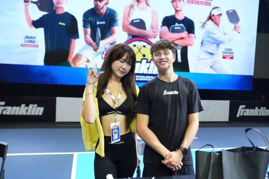 Từ "thị phi" Pickleball đến màn lột xác, Em Kim "phủ sóng" danh tiếng cùng bạn bè quốc tế