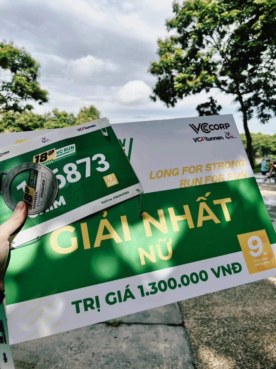 Từ thứ 2 đến thứ 6 chạy deadline - cuối tuần chạy 15km, đánh cầu lông giật hạng nhất ở công ty Từ thứ 2 đến thứ 6 chạy deadline - cuối tuần chạy 15km, đánh cầu lông giật hạng nhất ở công ty