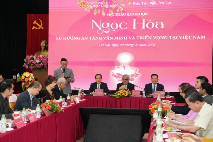 Từ tro cốt thành 'ngọc': Xu hướng tưởng niệm văn minh trong kỷ nguyên công nghệ