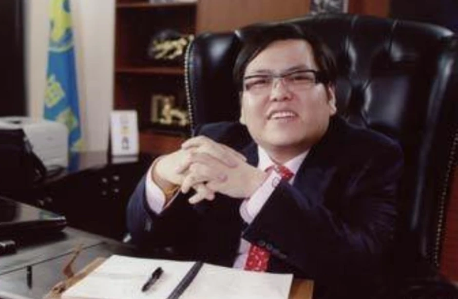 Từ tỷ phú trẻ nhất Trung Quốc thành 'đệ nhất phá gia chi tử' Từ tỷ phú trẻ nhất Trung Quốc thành 'đệ nhất phá gia chi tử'