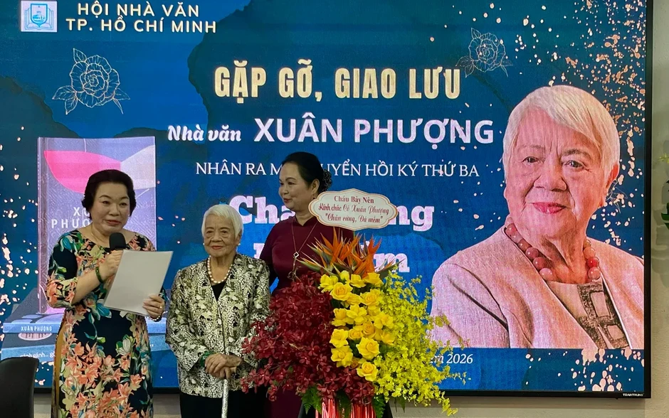 Tuổi U100 rực rỡ và ký ức làm phim tài liệu thời chiến của "nhà văn trẻ" Xuân Phượng