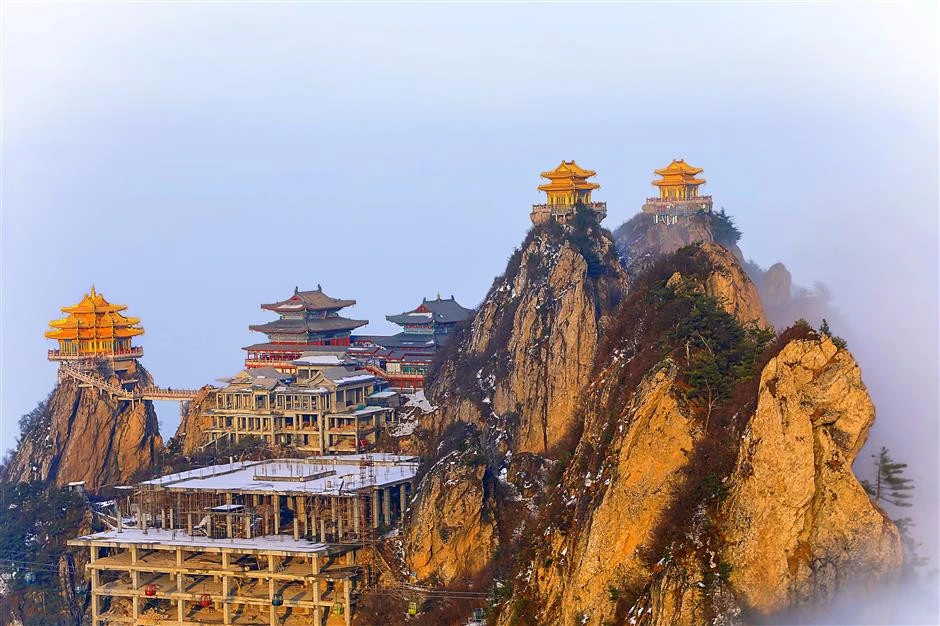 Tuyển người sống trên núi và 'săn mây' với mức lương 232 triệu đồng/tháng Tuyển người sống trên núi và 'săn mây' với mức lương 232 triệu đồng/tháng