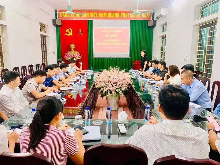 Vấn đề ở xã: Cán bộ ôm đồm việc, thiếu chuyên môn hoá
