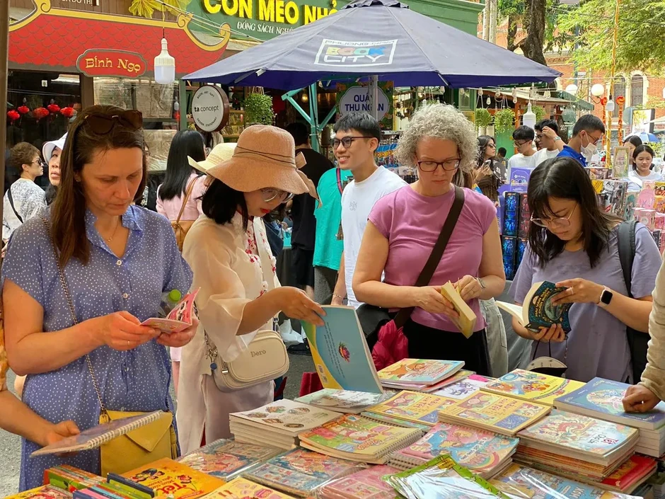 Văn hóa đọc tại TP Hồ Chí Minh: Từ không gian sách đến đô thị tri thức Văn hóa đọc tại TP Hồ Chí Minh: Từ không gian sách đến đô thị tri thức