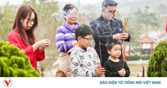 Văn khấn cúng Tết Thanh minh trong nhà và ngoài mộ