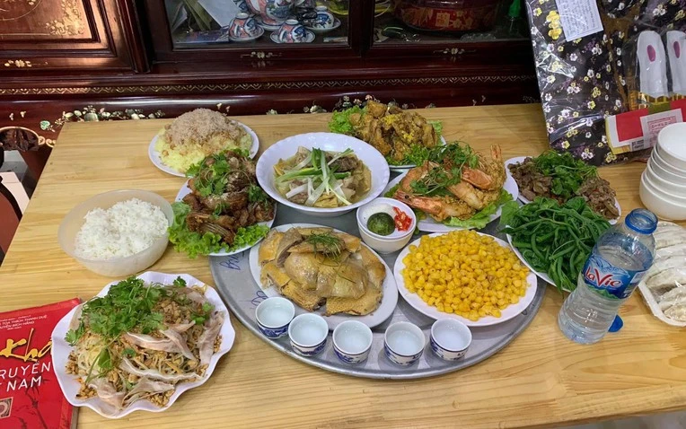 Về chơi gặp chị chồng trong bếp, tôi hỏi "nhà có giỗ ạ" mà chị đáp 1 câu khiến tôi không nhịn nổi Về chơi gặp chị chồng trong bếp, tôi hỏi "nhà có giỗ ạ" mà chị đáp 1 câu khiến tôi không nhịn nổi
