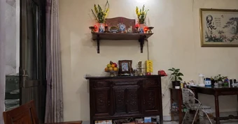 Vì sao bàn thờ tổ tiên thường được đặt ở vị trí cao trong nhà việt nam?