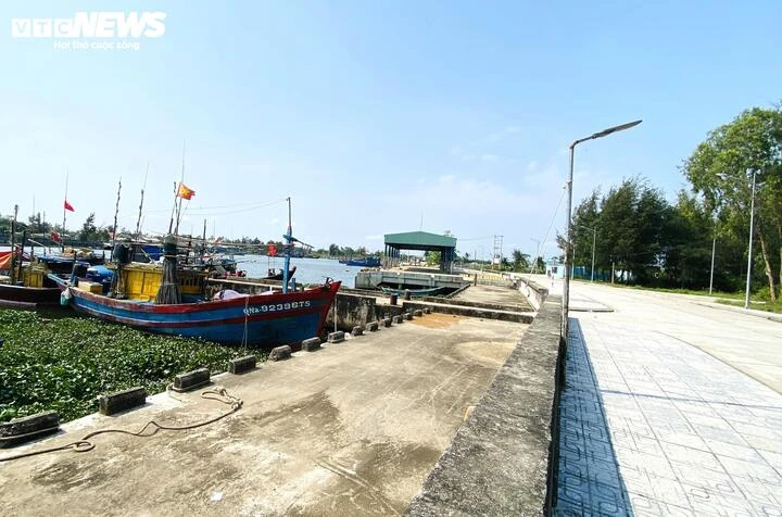 Vì sao cảng cá 120 tỷ ở Đà Nẵng xây xong 'chỉ để ngắm'? Vì sao cảng cá 120 tỷ ở Đà Nẵng xây xong 'chỉ để ngắm'?