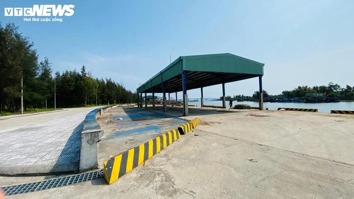 Vì sao cảng cá 120 tỷ ở Đà Nẵng xây xong 'chỉ để ngắm'? Vì sao cảng cá 120 tỷ ở Đà Nẵng xây xong 'chỉ để ngắm'?