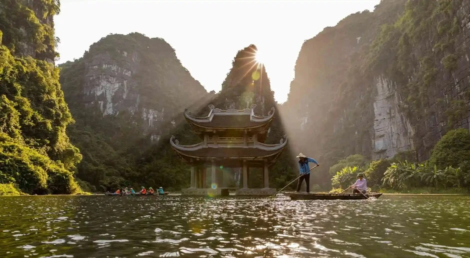 Vì sao du khách dặn nhau đừng nên đi chuyến đò cuối ở Tràng An? Vì sao du khách dặn nhau đừng nên đi chuyến đò cuối ở Tràng An?