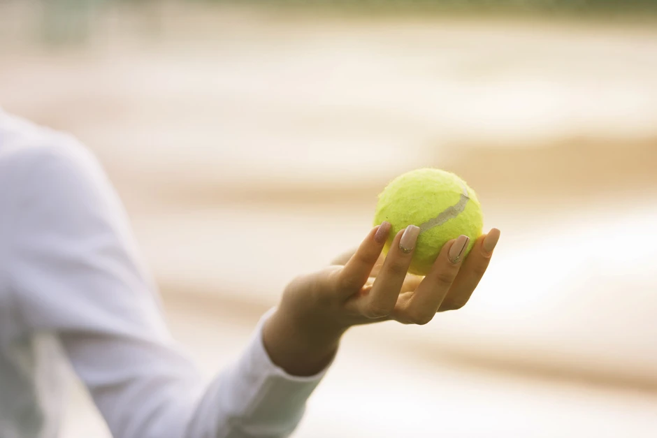 Vì sao du khách nên mang theo bóng tennis và chiếc tất lên máy bay? Vì sao du khách nên mang theo bóng tennis và chiếc tất lên máy bay?