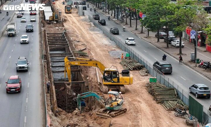 Vì sao đường phố Hà Nội úng ngập dù mưa không quá lớn? Vì sao đường phố Hà Nội úng ngập dù mưa không quá lớn?