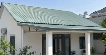 Vì sao mái tôn không còn được ưa chuộng? Xu hướng mái ngói, bê tông mới
