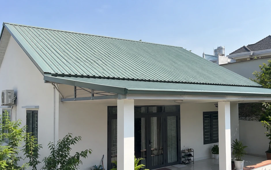 Vì sao mái tôn không còn được ưa chuộng? Xu hướng mái ngói, bê tông mới Vì sao mái tôn không còn được ưa chuộng? Xu hướng mái ngói, bê tông mới