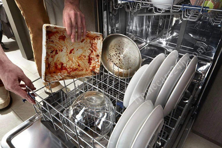 Vì sao máy rửa bát chạy xong mà bát đĩa vẫn bẩn? Thợ sửa chữa chỉ ra 1 nguyên nhân nhiều người bỏ qua Vì sao máy rửa bát chạy xong mà bát đĩa vẫn bẩn? Thợ sửa chữa chỉ ra 1 nguyên nhân nhiều người bỏ qua