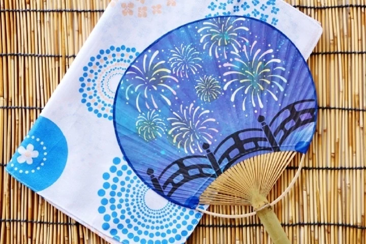 Vì sao người Nhật kiêng tặng khăn tay cho nhau? Vì sao người Nhật kiêng tặng khăn tay cho nhau?
