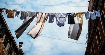 Vì sao nhiều bang ở Mỹ cấm phơi quần áo ngoài trời?