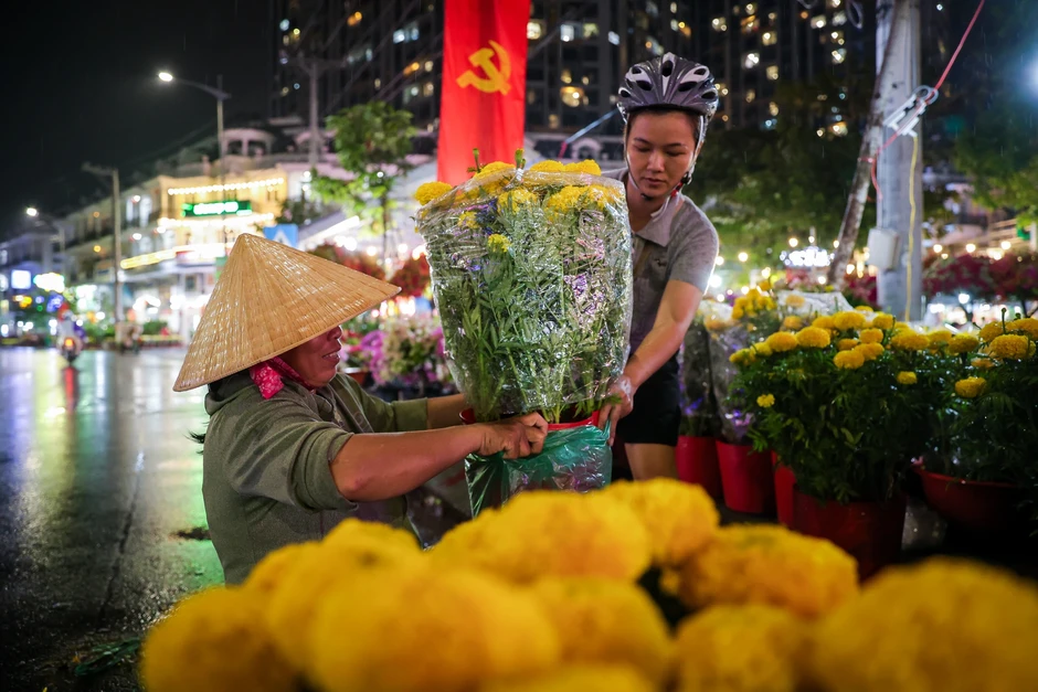 Vì sao nhiều người thấy tết ngày càng áp lực?