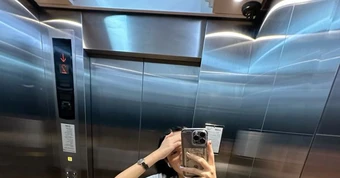 Vì sao thang máy chung cư thường có gương?