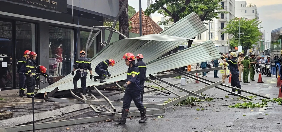 Vì sao TP.HCM liên tục mưa giông, gió giật mạnh những ngày qua? Vì sao TP.HCM liên tục mưa giông, gió giật mạnh những ngày qua?