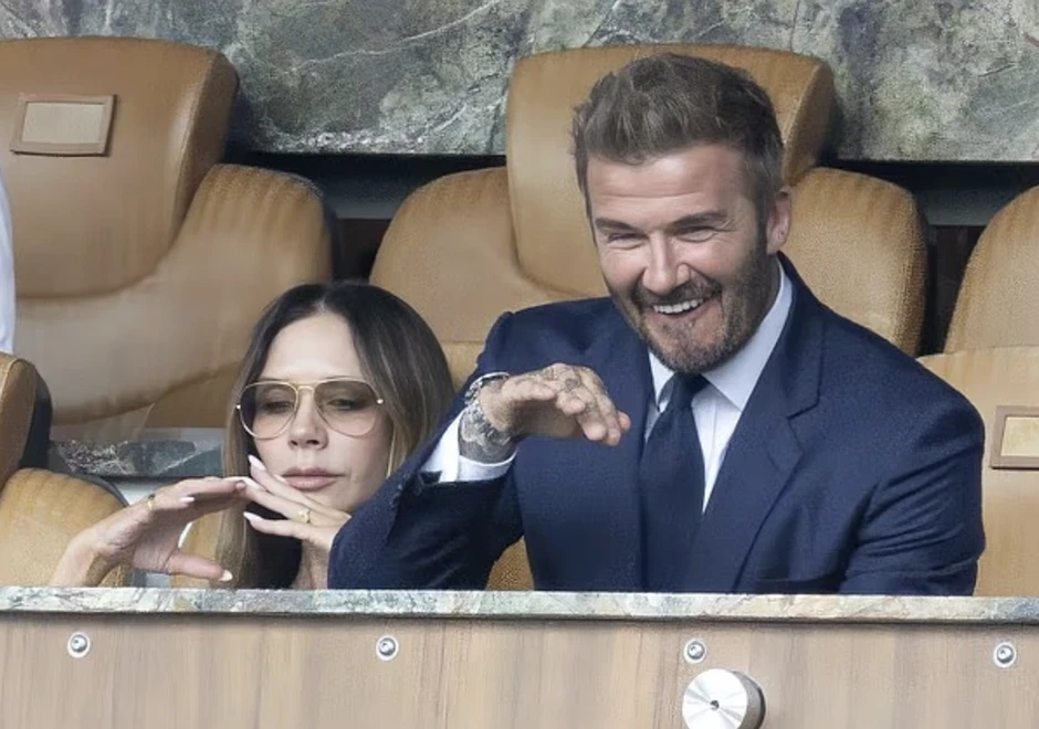 Victoria Beckham 'gây bão' vì không ăn mừng bàn thắng tuyển Anh - Báo TinVina Victoria Beckham 'gây bão' vì không ăn mừng bàn thắng tuyển Anh - Báo TinVina