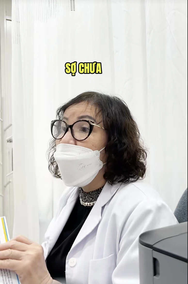 Video bác sĩ khám phụ khoa đọc to bệnh án của cô gái nhiễm 5 tuýp HPV, còn hỏi "sợ chưa": Bùng nổ tranh luận Video bác sĩ khám phụ khoa đọc to bệnh án của cô gái nhiễm 5 tuýp HPV, còn hỏi "sợ chưa": Bùng nổ tranh luận