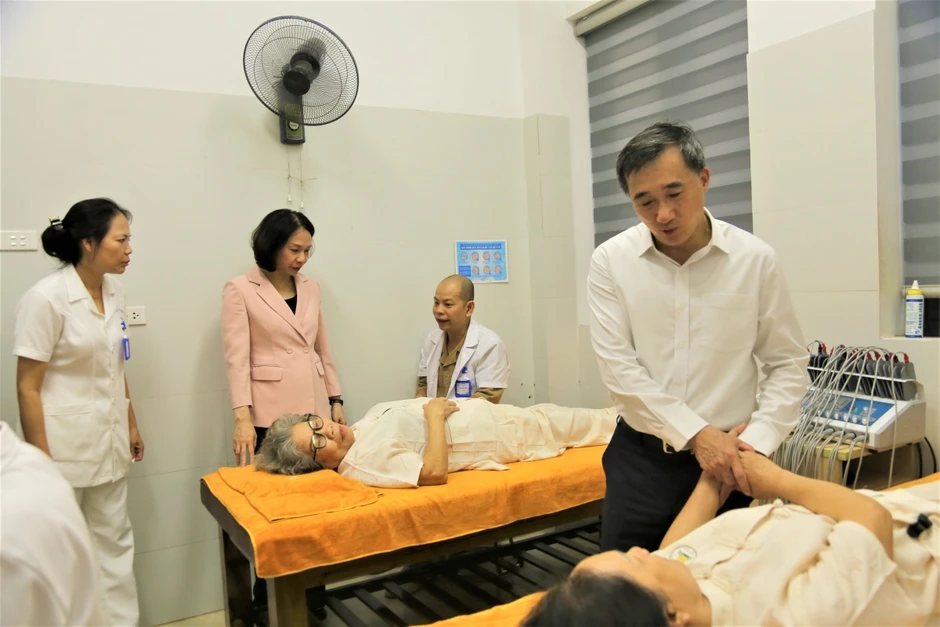 Việt Nam vừa có thêm 1 "viện dưỡng lão" công lập giá 5 triệu đồng/tháng: Sáng đưa đi, chiều đón về, đã có 20 người đăng ký Việt Nam vừa có thêm 1 "viện dưỡng lão" công lập giá 5 triệu đồng/tháng: Sáng đưa đi, chiều đón về, đã có 20 người đăng ký