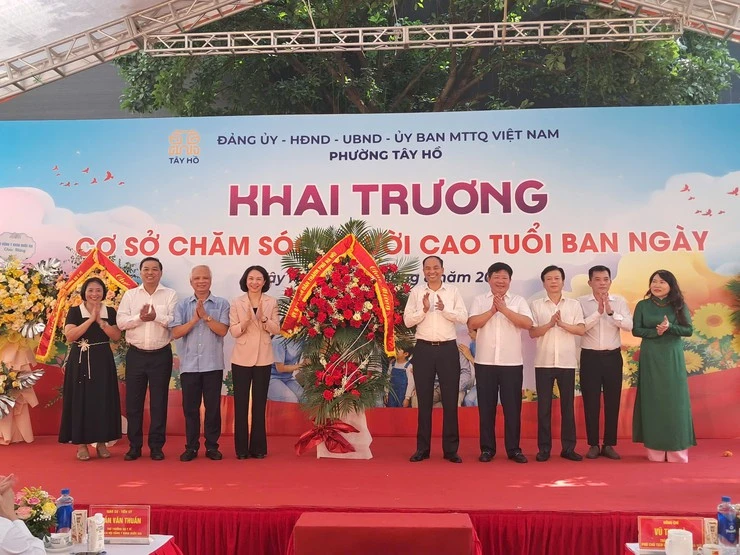 Việt Nam vừa có thêm 1 "viện dưỡng lão" công lập giá 5 triệu đồng/tháng: Sáng đưa đi, chiều đón về, đã có 20 người đăng ký Việt Nam vừa có thêm 1 "viện dưỡng lão" công lập giá 5 triệu đồng/tháng: Sáng đưa đi, chiều đón về, đã có 20 người đăng ký